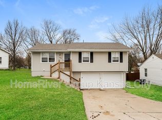 218 NE 114th St, Kansas City, MO 64155
