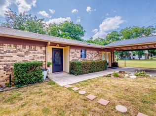 904 N 3rd St, Bangs, TX 76823