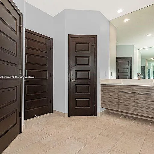 8981 NW 154th Ter — Photo 11