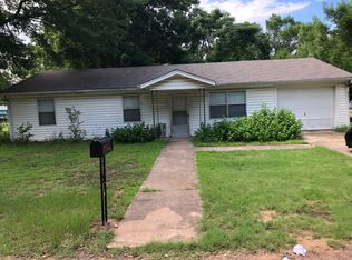 1920 W Cherry St, Paris, TX 75460