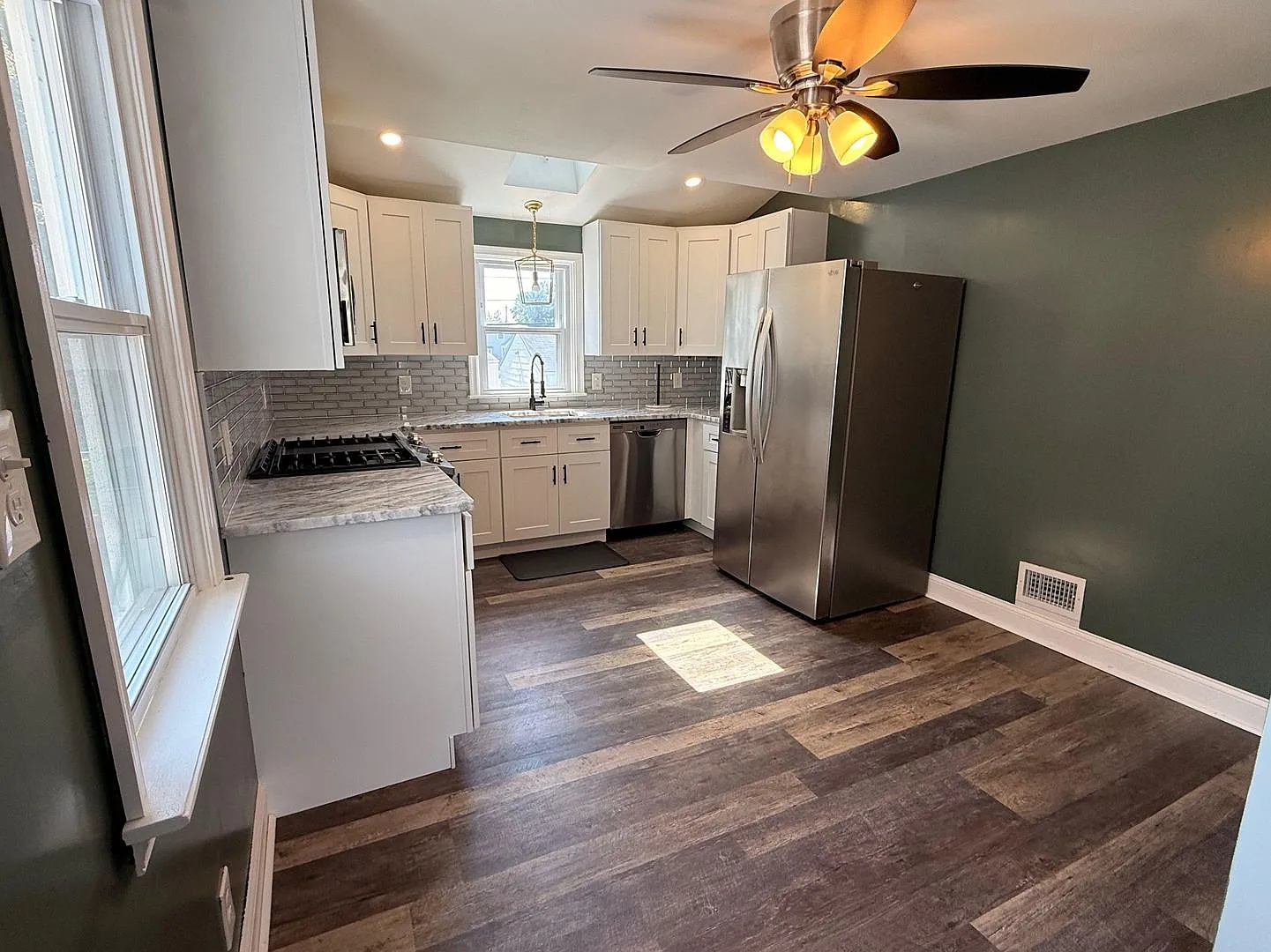 Single Family 4 Bed - Aston — Photo 4