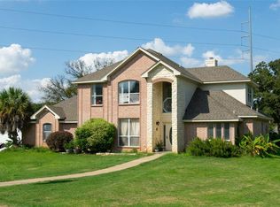 905 Jimmy Ct, Burleson, TX 76028