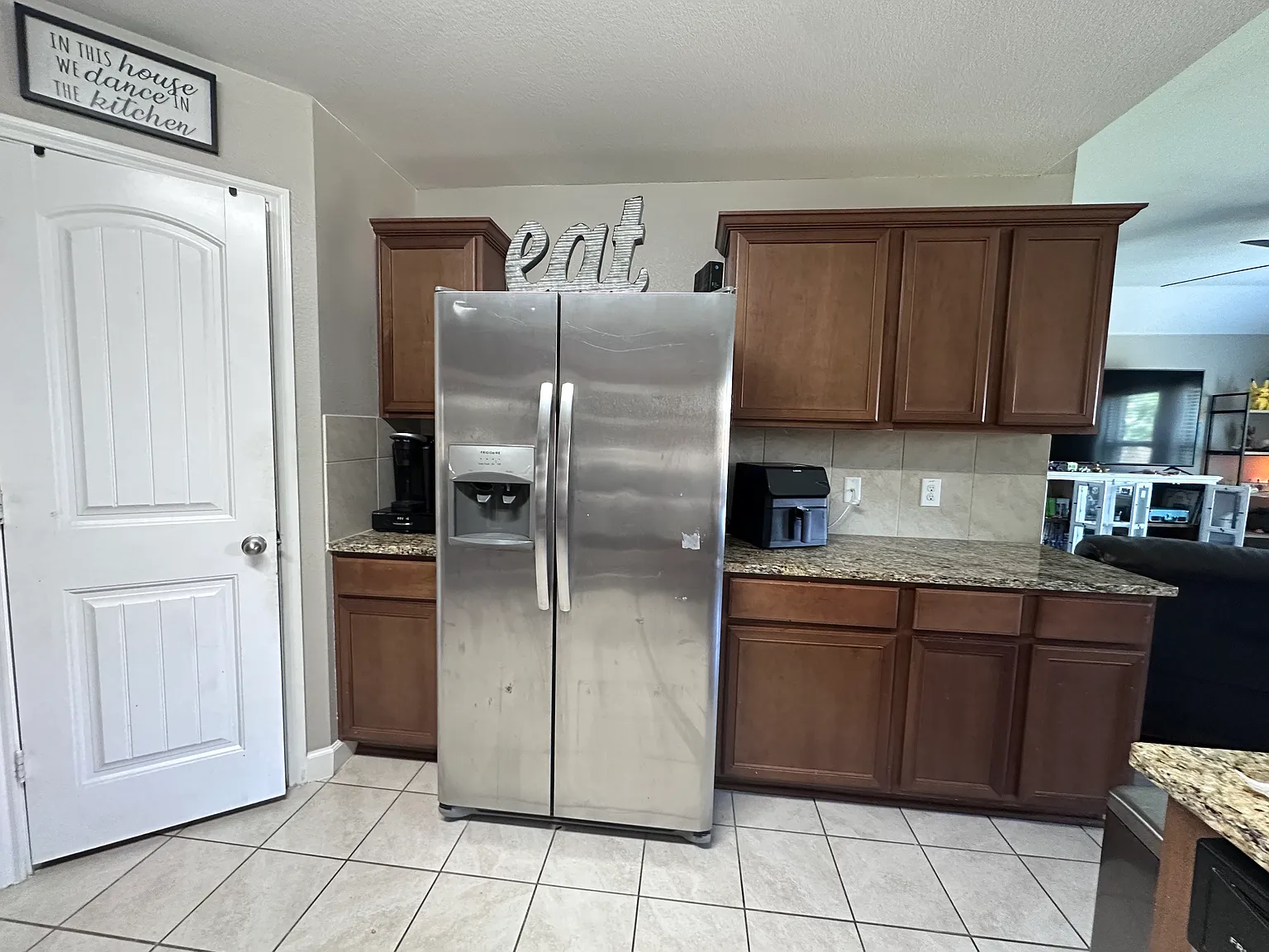 4 bed, 1834 sqft, $2,300 — Photo 4