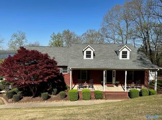 1473 Timberwalk Dr, Guntersville, AL 35976