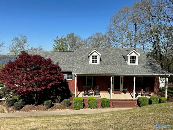 1473 Timberwalk Dr, Guntersville, AL 35976