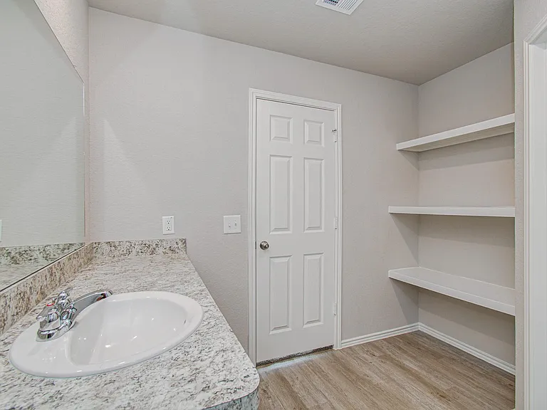 2030 Brixham Bluff Ln — Photo 16