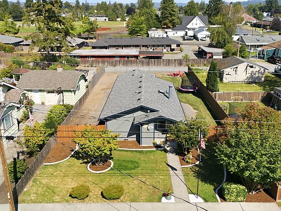 2nd image of 209 16th St SW