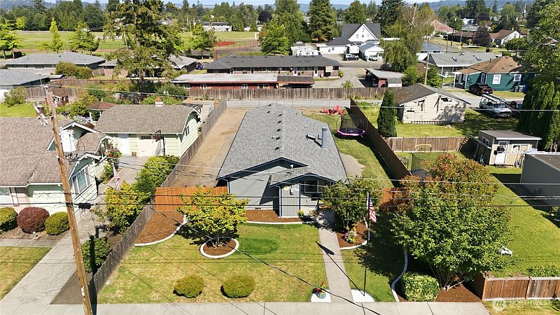 2nd image of 209 16th St SW