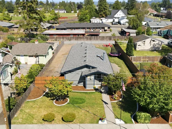 209 16th St SW, Puyallup, WA 98371