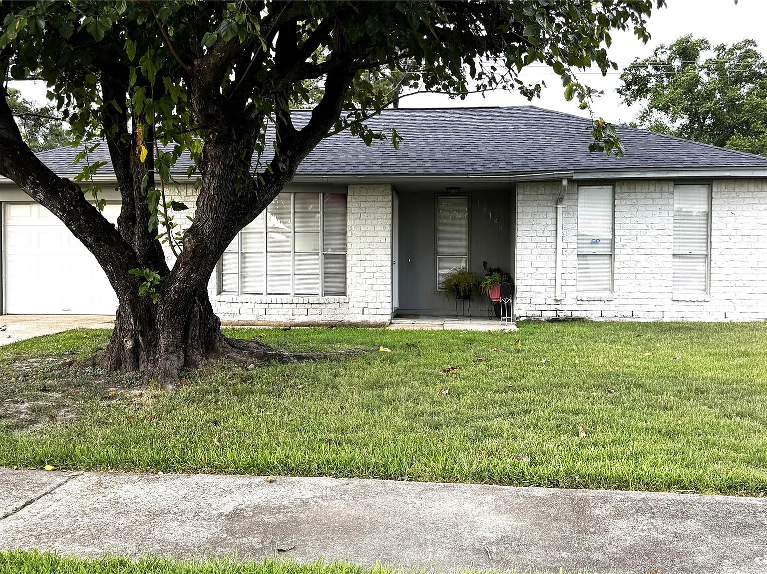 3 bed, 2.0 bath, 1104 sqft, $1,700 — Photo 1