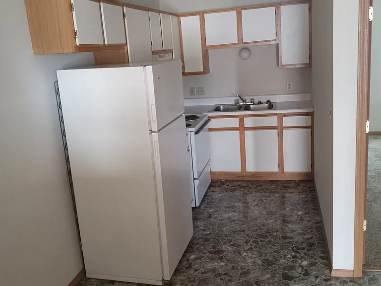 Pine View Apartments — Photo 11