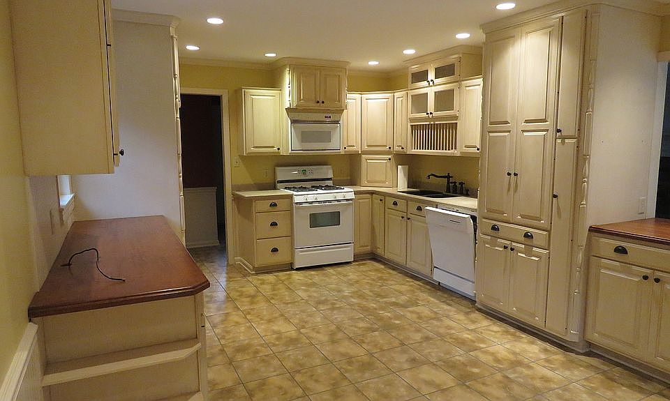 1st image of 1329 Fairway Cir