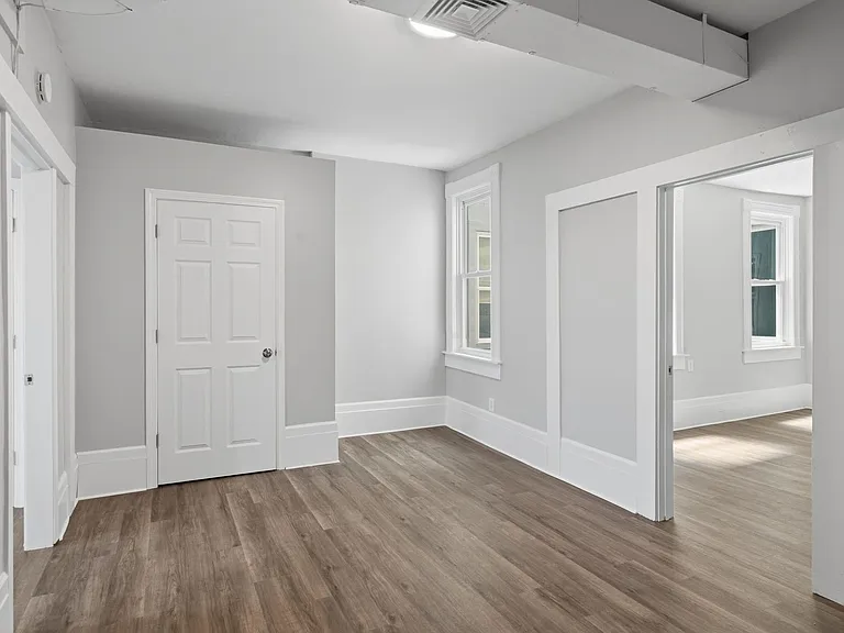 293-299 Clemente Street — Photo 10