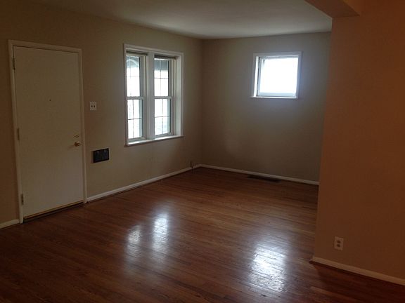 4th image of 5962 Wanda Ave