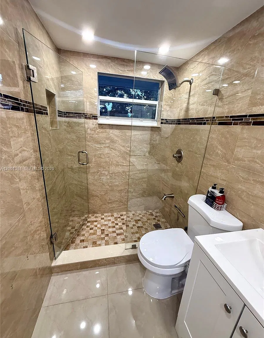 North Riverview Condo — Photo 4