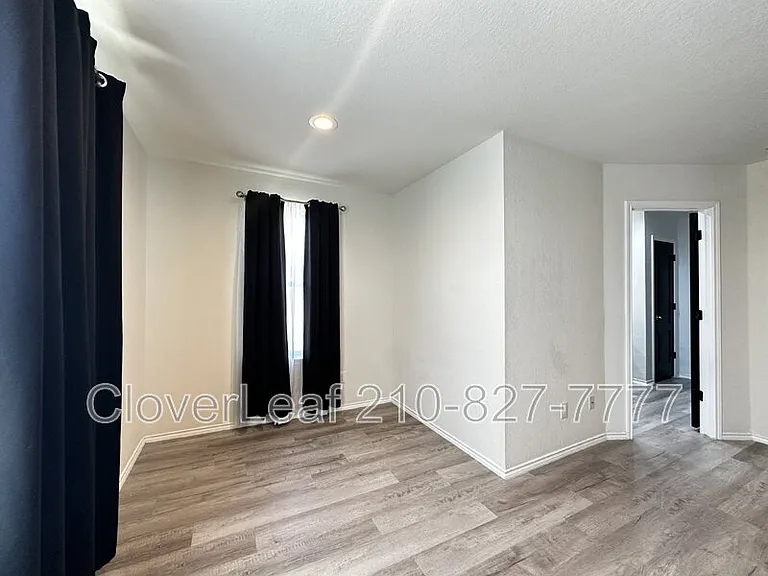 2606 Bluff Xing — Photo 24