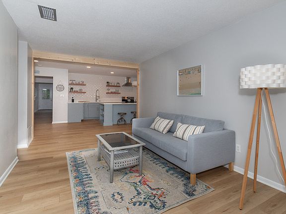3rd image of 801 E 23rd Ave