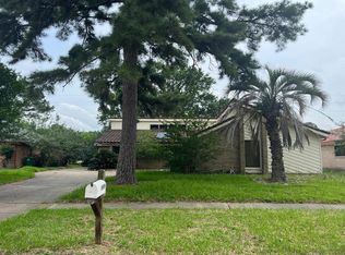 5939 Donwhite Ln, Houston, TX 77088