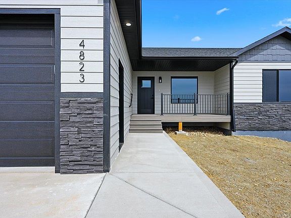 2nd image of 4823 Papillion Dr