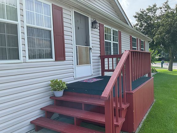 3rd image of 5541 Mahogany Ln #0