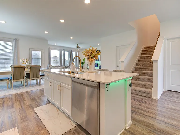 26627 Ledgemont Dr — Photo 11