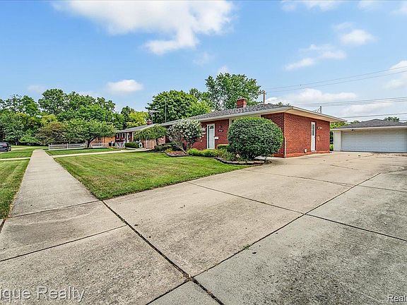 4th image of 29749 Ailanthus Dr