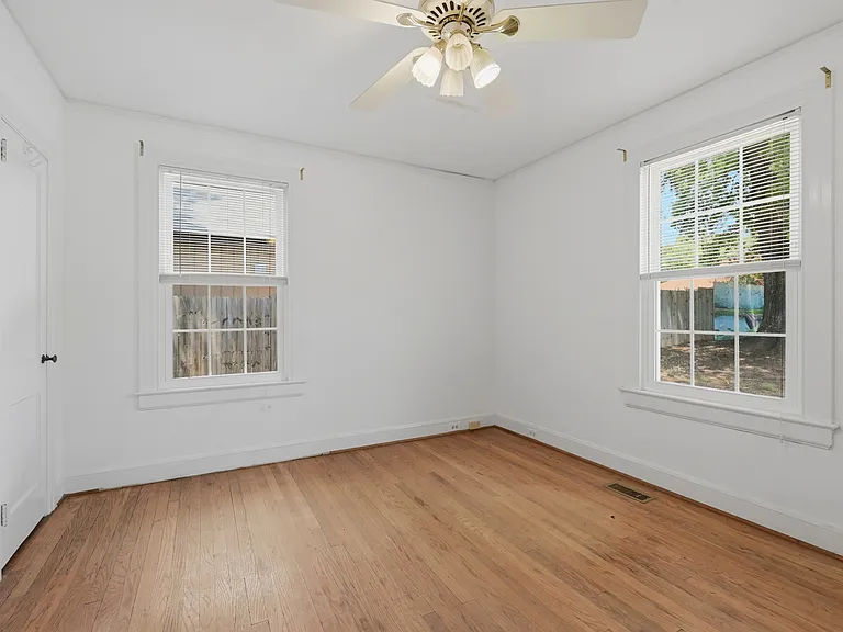 2603 W Carver St — Photo 13