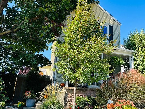 202 Dora St