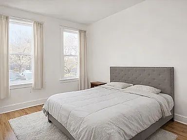 4th image of 90 N Spring St #1