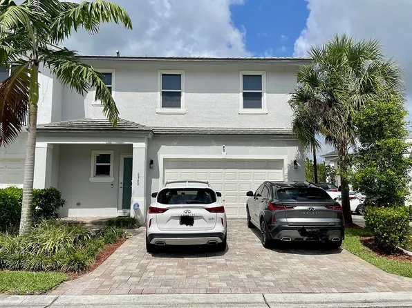6940 Pines Cir, Coconut Creek, FL 33073