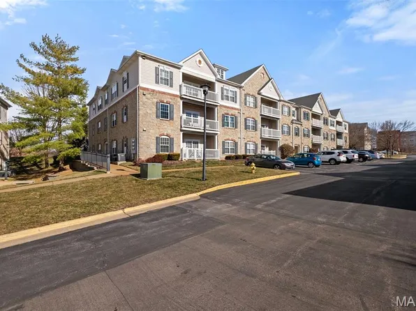 1 Monarch Trace Ct APT 307, Chesterfield, MO 63017