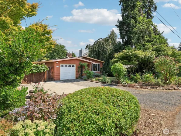 11746 22nd Avenue NE, Seattle, WA 98125