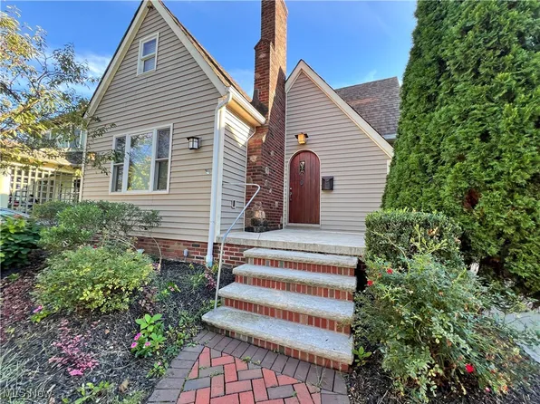 17305 Oxford Ave, Cleveland, OH 44111