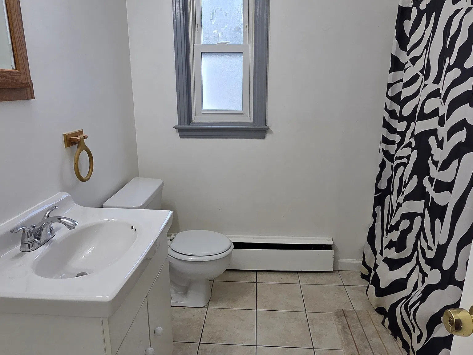 817 Englewood - 3 — Photo 2