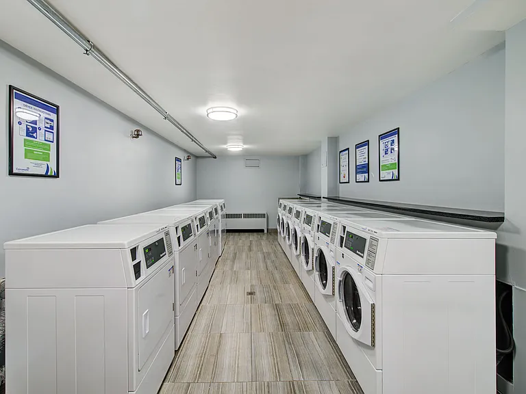 44 Dunfield Ave — Photo 8