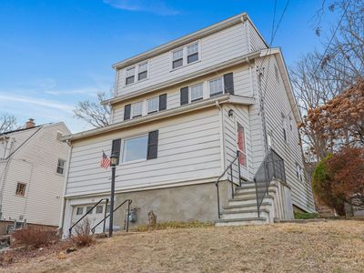 68 Knickerbocker Avenue, Stamford, CT, 06907