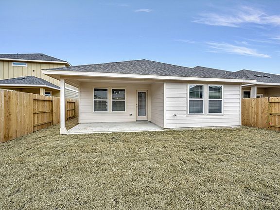 3rd image of 18491 Sunrise Maple Dr