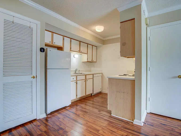 2494 Etiwan Ave — Photo 6