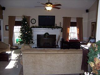 4th image of 134 S Marion Dr