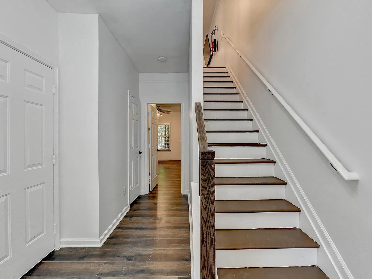 3 bed, 3.5 bath, 2300 sqft, $3,975 — Photo 4