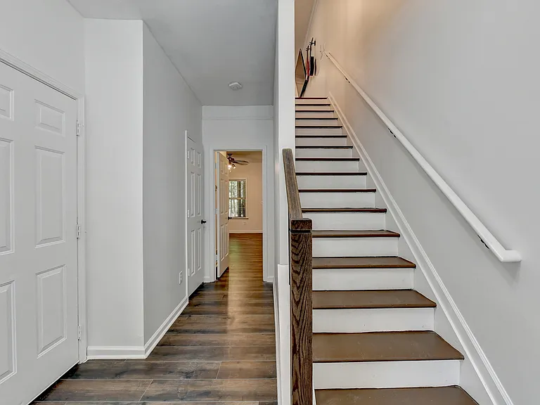 5204 Wellsley Bnd — Photo 4