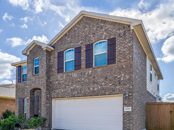 32719 Oak Heights Ln, Brookshire, TX 77423