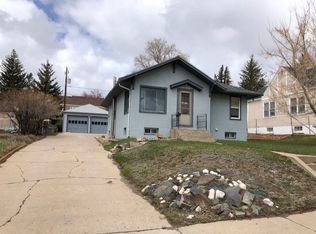616 13th St, Rawlins, WY 82301