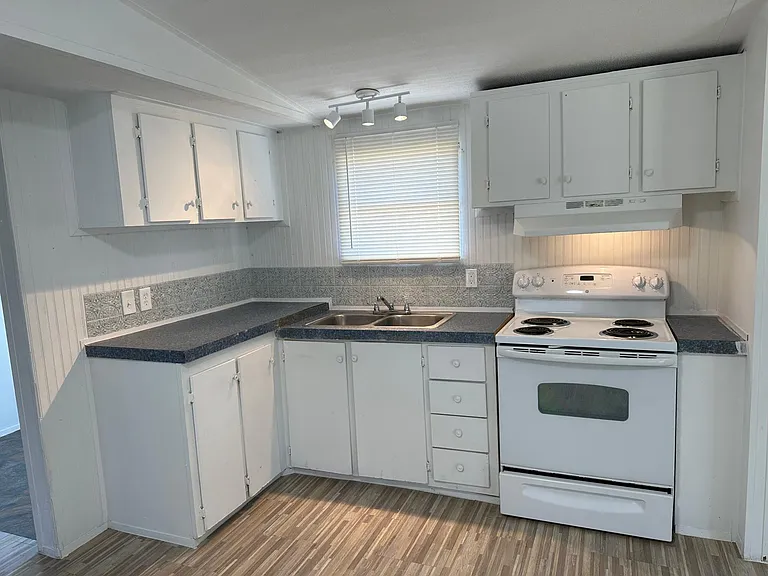 1225 Osteen St #19 — Photo 2