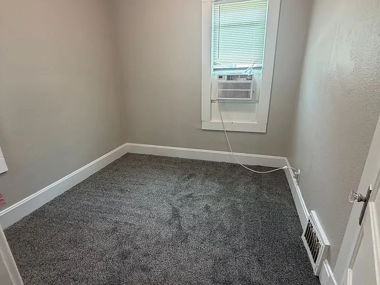 513 E Colorado Ave — Photo 8