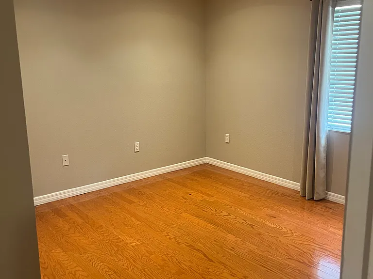 2052 Windwood Ln — Photo 17