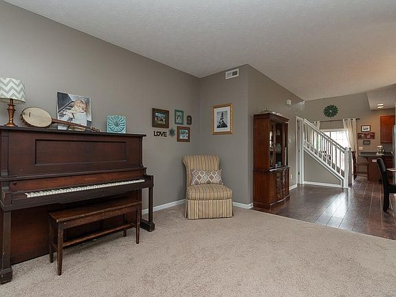 5th image of 1018 Hendon Ct