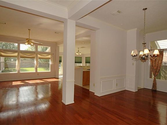 Enter to find this spacious open floor plan with plenty of natural lighting to bring in fun & memories.