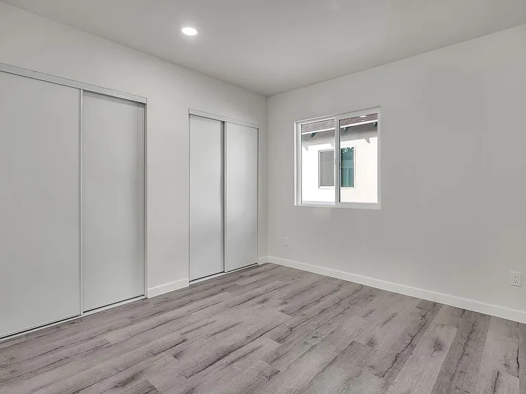 5846 Denver Ave — Photo 10