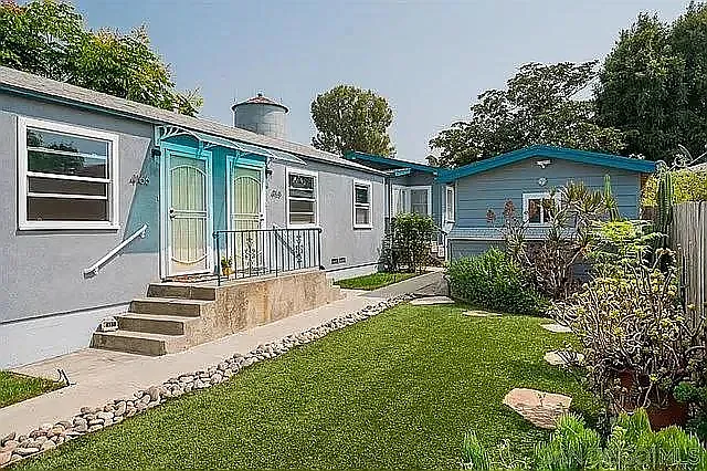 2 bed, 600 sqft, $2,400 — Photo 1